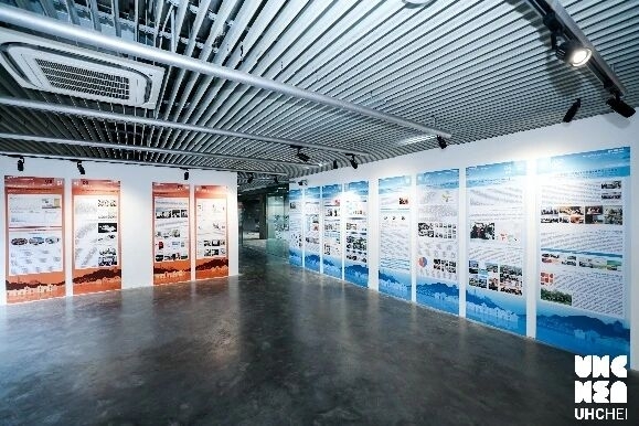 A comprehensive view of the exhibition hall