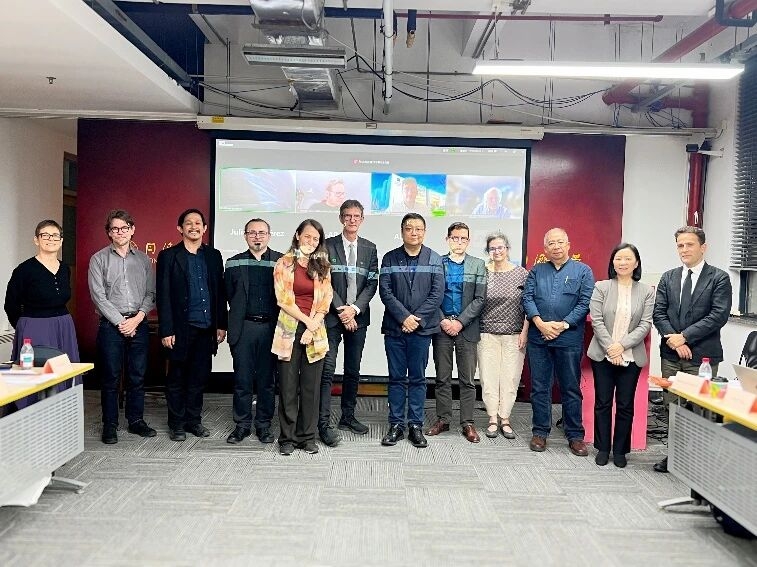 Steering Committee (from left to right) 